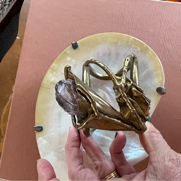 Amethyst 🌸 Purple Floral Design Metal Cuff Bracelet - Picture 4 of 8